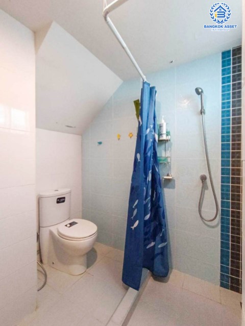 *****บ้านเดี่ยวมือสองย่านนนทบุรี ม.เดอะแพลนท์ แจ้งวัฒนะ เนื้อที่กว้างขวางถึง 51 ตร.ว. ฟังก์ชัน 3 ห้องนอน 2 ห้องน้ำ 2 ที่จอดรถ แถมฟรี! 4 เครื่องปรับอากาศ, 1 เครื่องทำน้ำอุ่น บนทำเลแห่งการเดินทาง ใกล้รถไฟฟ้าสายสีแดง "สถานีหลักสี่" และทางด่วน "บางปะอิน-ปากเกร็ด"